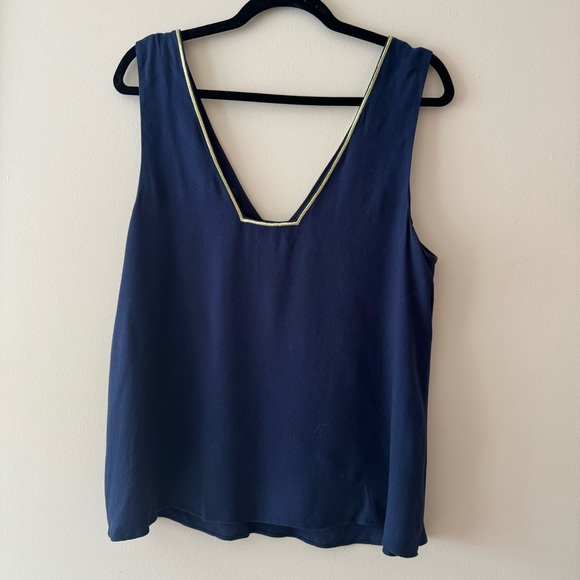 Lilly Pulitzer Owen Top || Size L - Picture 4 of 8